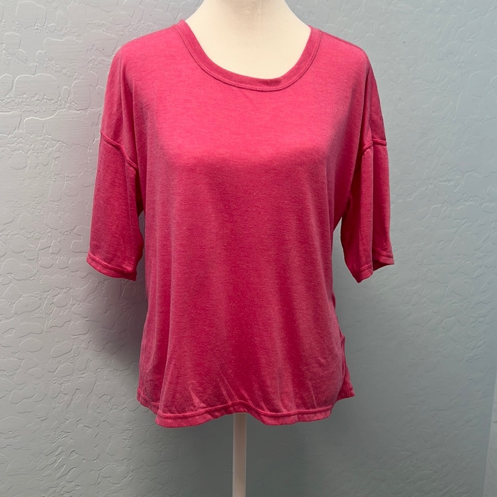 Calvin Klein Performance shirt size medium